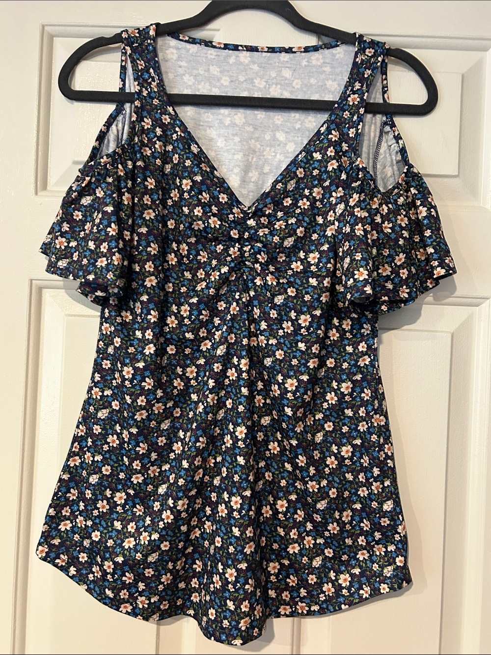 Women's Navy Floral Cold-Shoulder V-Neck Top